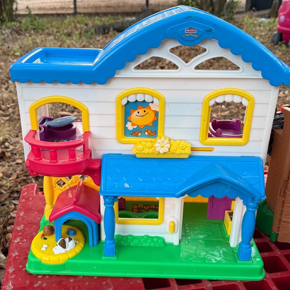 Fisher-Price Little People Busy Day Dollhouse Sounds All Work